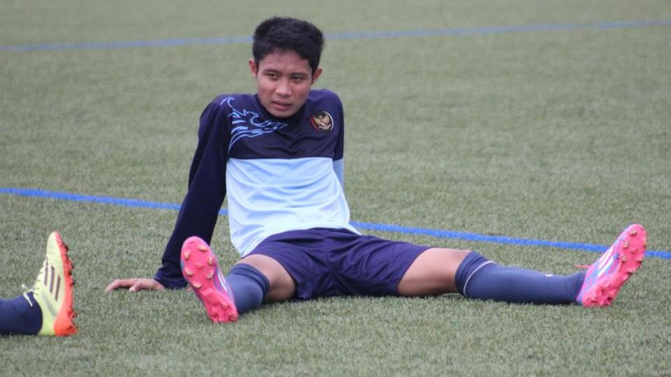 Tiga penggawa timnas U-19, Kamis (25/09/14), mendapat sorotan positif pelatih Barcelona B usai pertandingan lantaran memiliki fisik dan gaya permainan yang potensial.  Copyright: &copy; INDOSPORT